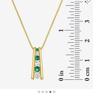 Elegant Gold and Emerald Necklace Jemstone